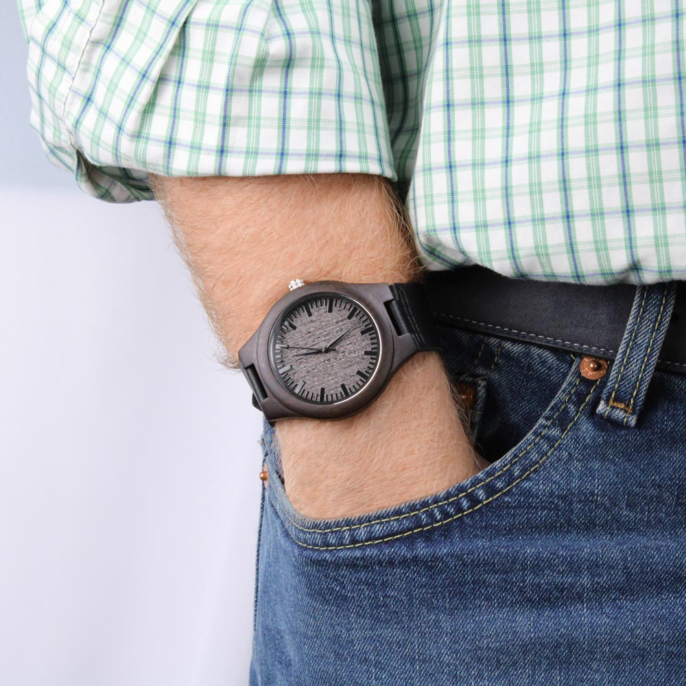 Japanese Quartz Sandalwood Men's Watch - Leather Band
