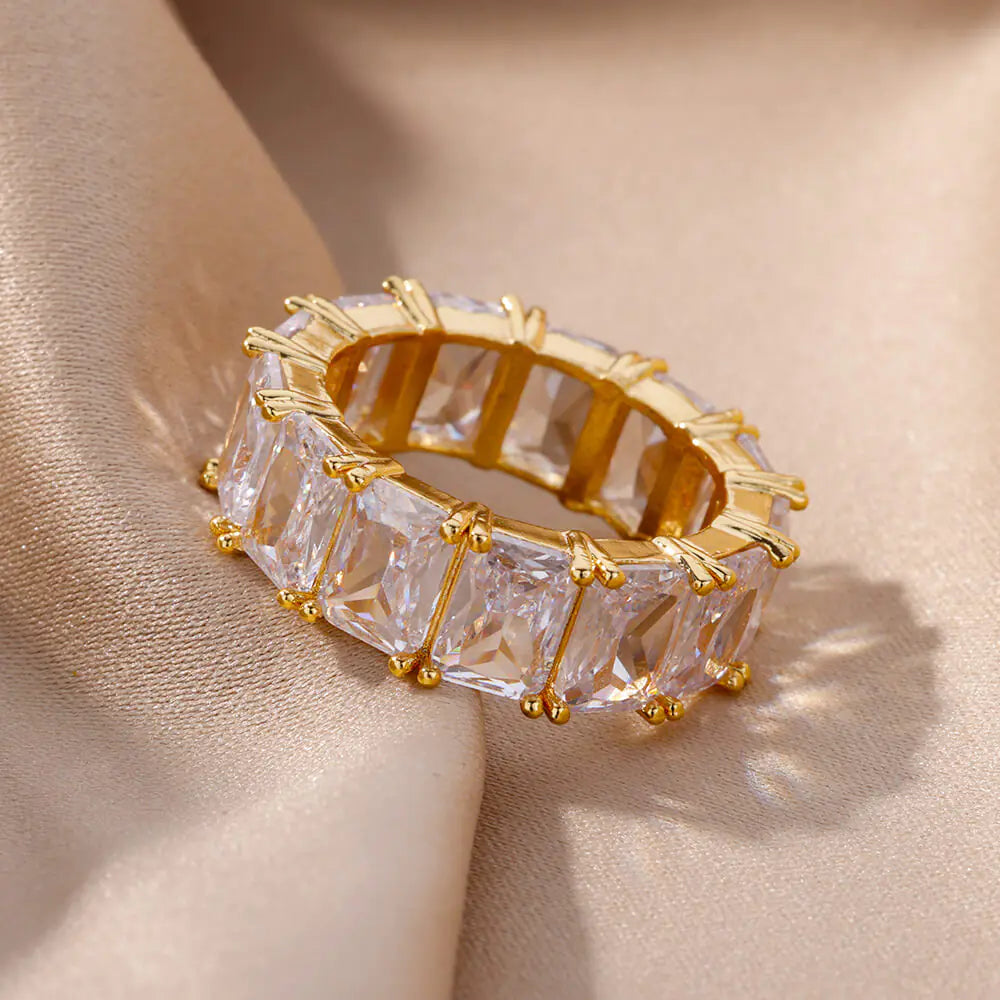 Elegant Rectangle Zircon Ring